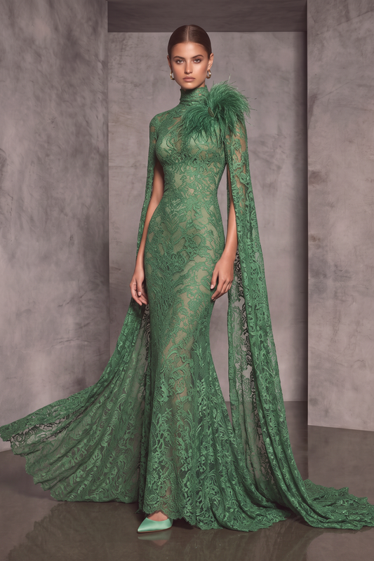 Vestido con capa detallada en los hombros