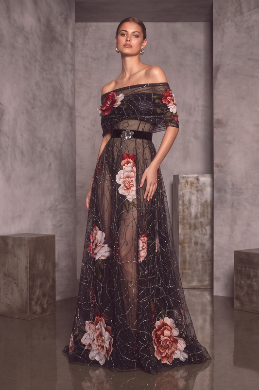Vestido de noche con hombros descubiertos y manga corta