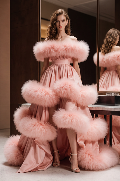 Vestido de gala asimétrico con plumas y sin tirantes